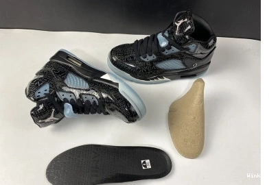 JORDAN AIR 633068-010 RETRO 5 "DOERNBECHER" DB 1207